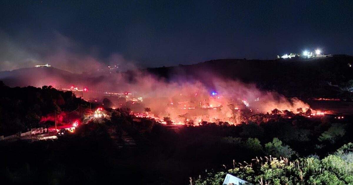 Under control the fire in Salamis in the Vasilica area – Powerful forces at the point, message from 112