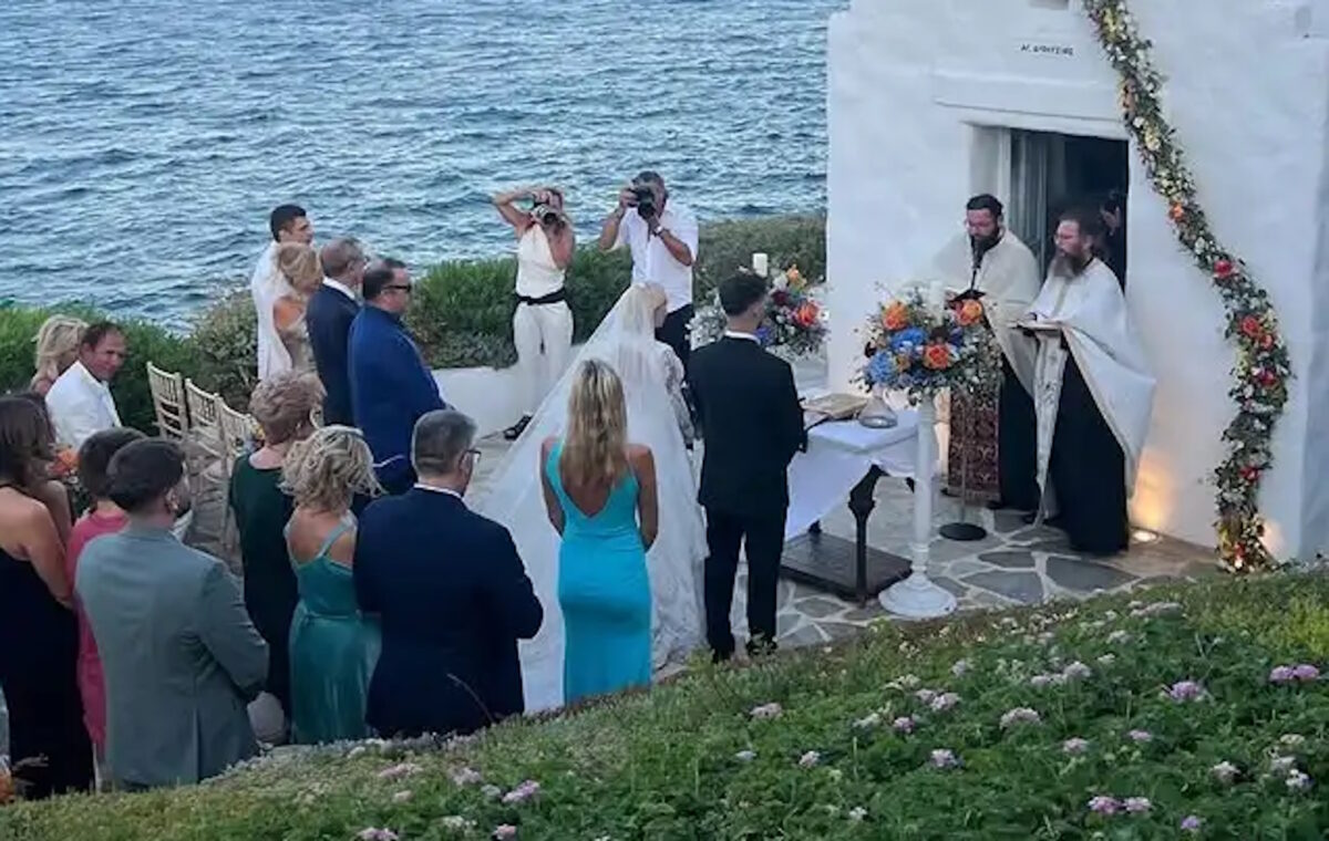 λεξία Κεφαλά και FY σε καρέ από τον γάμο τους