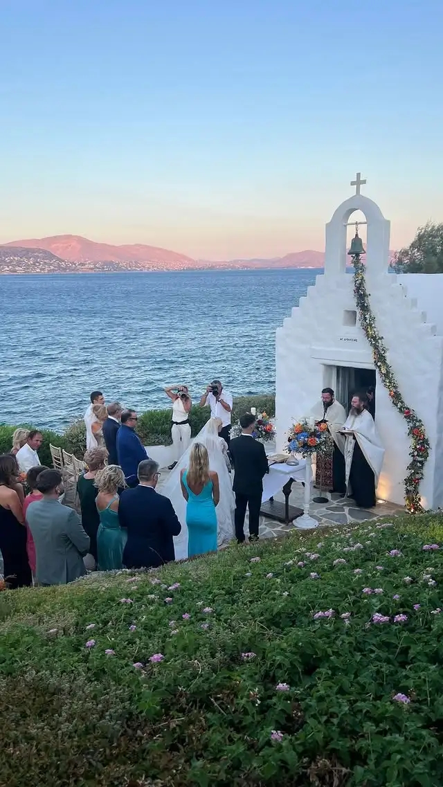 Αλεξία Κεφαλά και FY σε καρέ από τον γάμο τους
