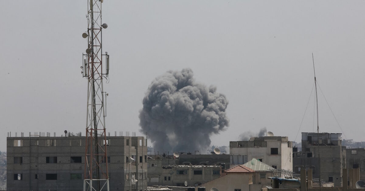Gaza is burning – Israel bombed the city with 11 dead, shocking pictures