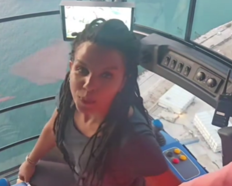 Ελληνικό: Χειρίστρια γερανού έγινε viral στο TikTok – Εντυπωσιακά βίντεο από το σημείο