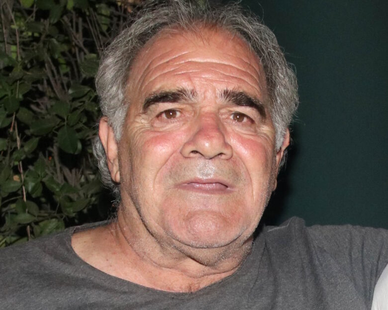 Γιάννης Μποσταντζόγλου: «Οι εκδοτικοί οίκοι φοβούνται να εκδώσουν το βιβλίο μου»
