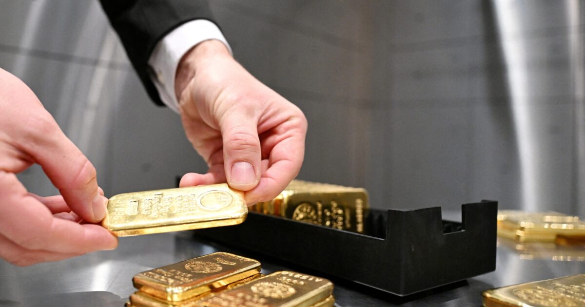 Record in gold contracts after imposing US duties on a kilo rods
