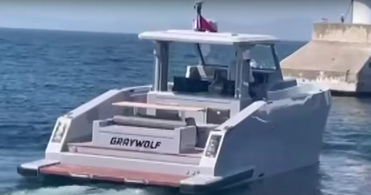 Mystery with a famous Turkish businessman traveling to Mykonos: his boat was found dissolved