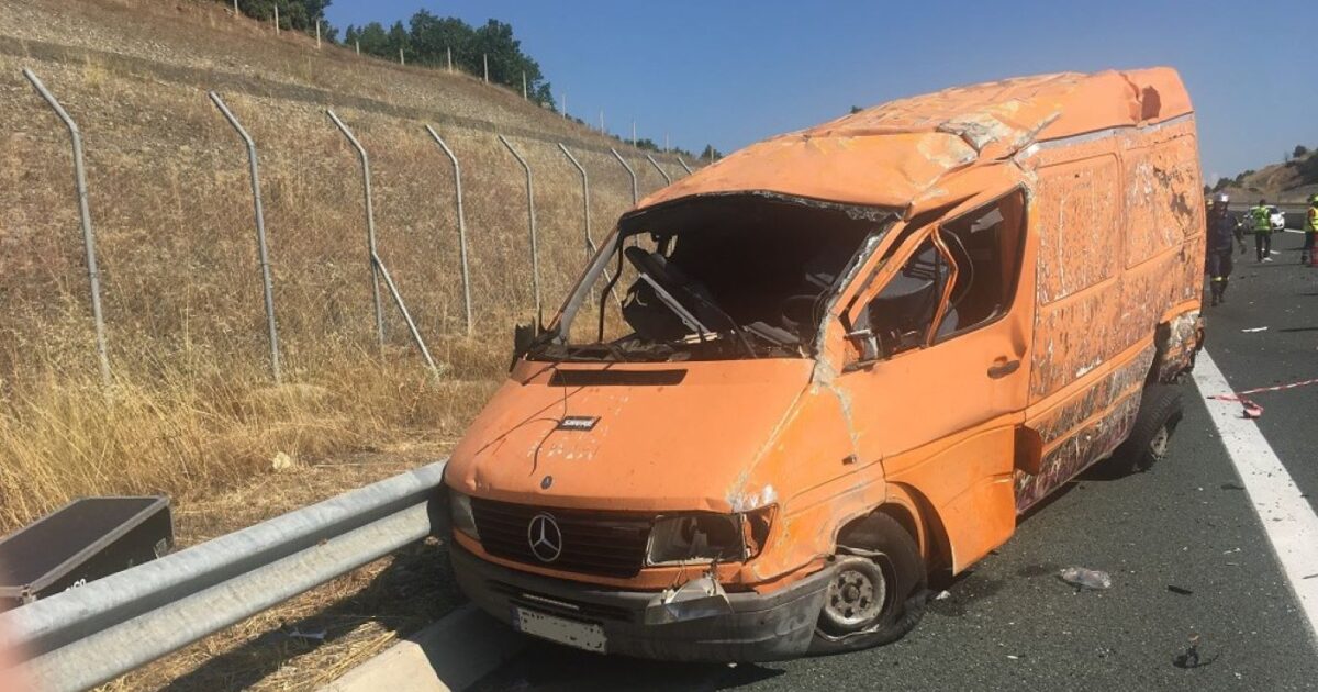 Grevena: Rolling with a dead man and an injured in Egnatia Road – Van hit the Cicides