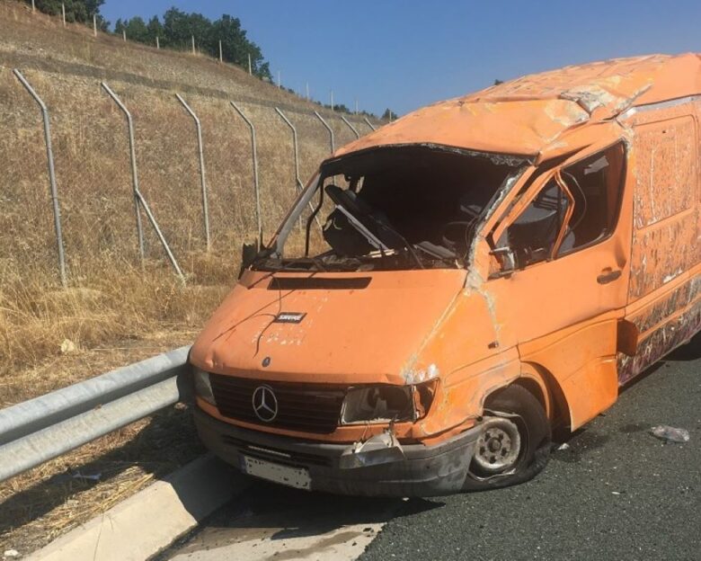 Γρεβενά: Τροχαίο με έναν νεκρό και έναν τραυματία στην Εγνατία Οδό – Το βαν προσέκρουσε στα κικλιδώματα