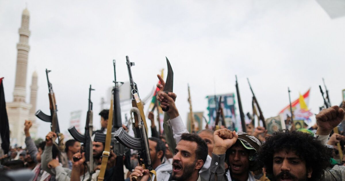 The UN announced that Houthi arrested 11 employees at its offices in Yemen
