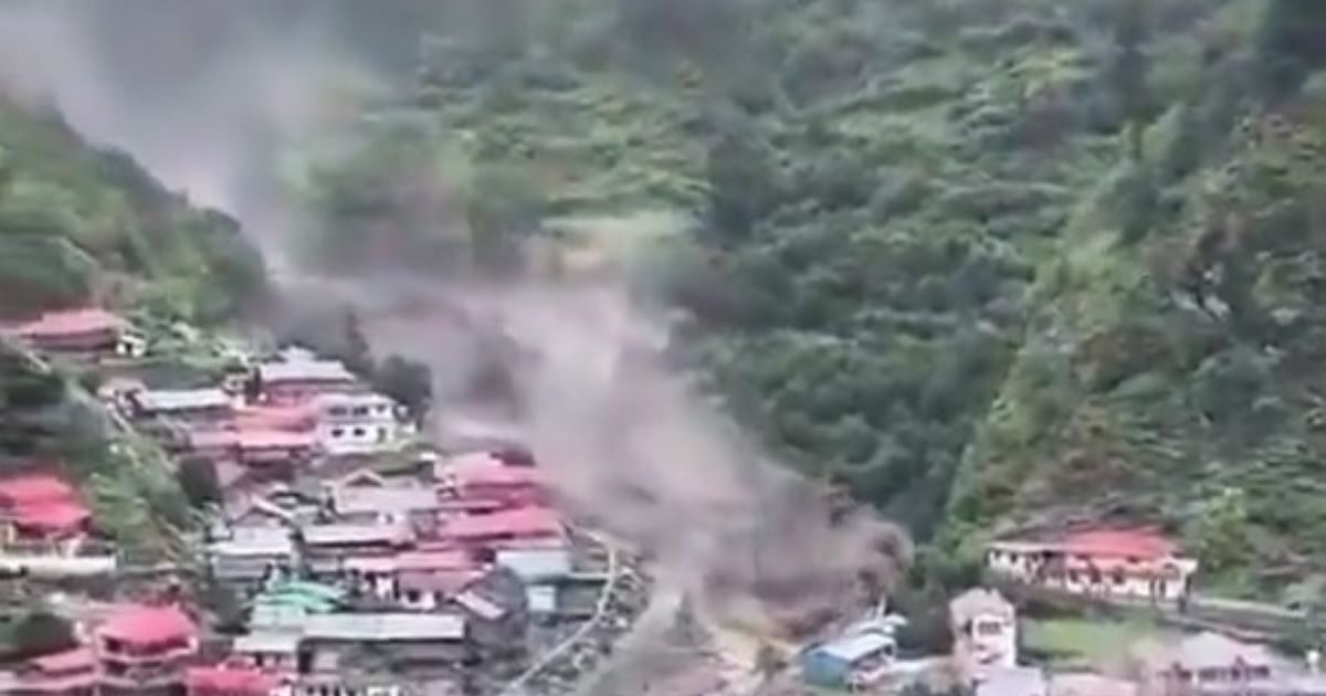 India: Shocking video with a torrent of mud to “swallow” town – at least 4 dead and dozens of ignorant