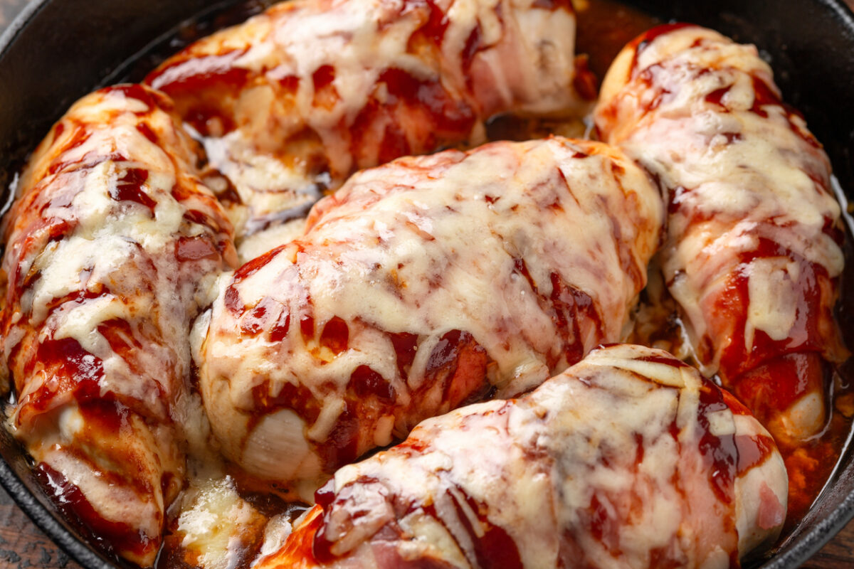 Κοτόπουλο με σάλτσα bbq και τυρί