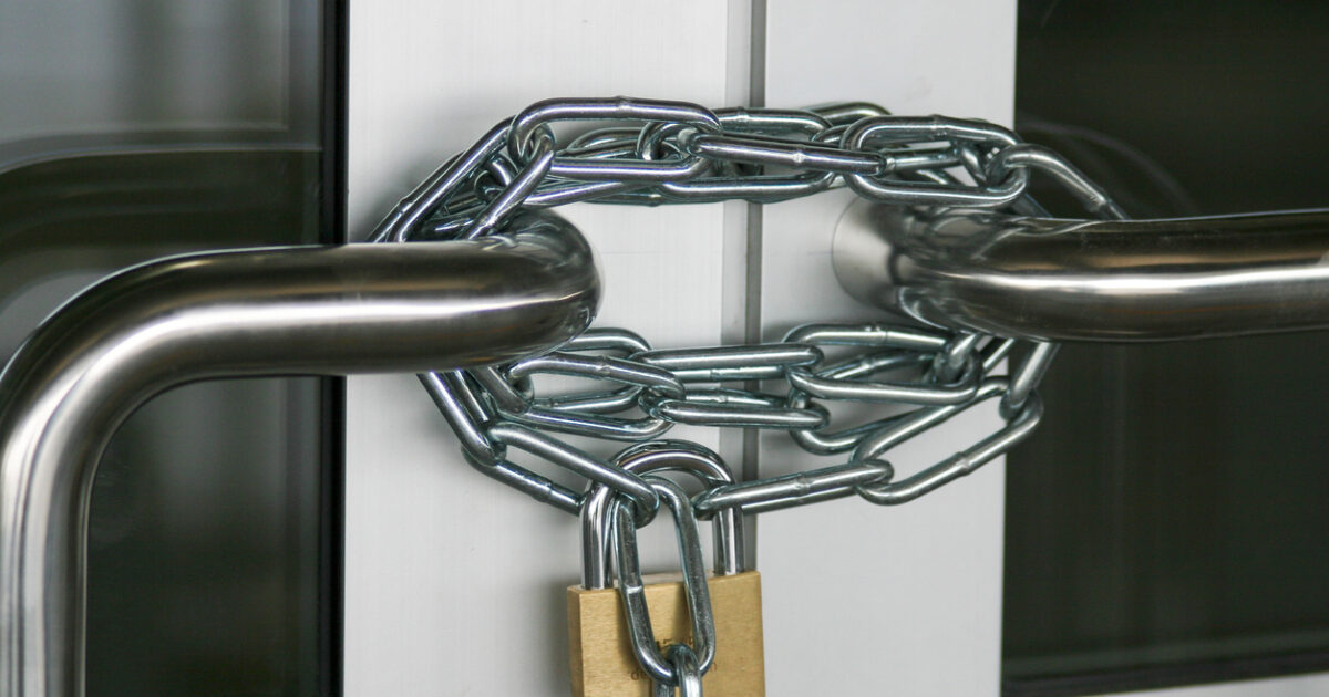 AADE: New fines and padlocks in tourist destinations – over 100 offenses in a week