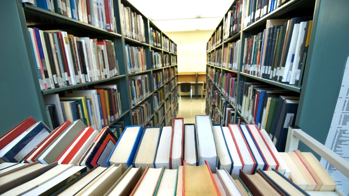 College library full of books. Shot at HQLypse09. Need photos representing education