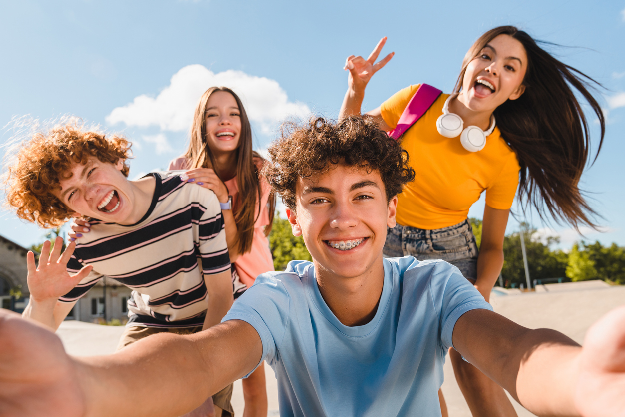 Selfie shot of crazy young people friends college students school pupils classmates teenagers 
