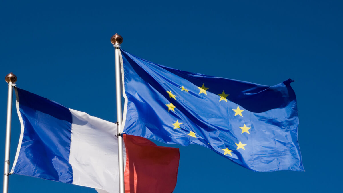 Flags of the European Union and France