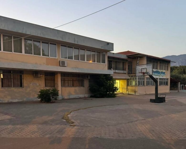 Ιτέα: Ανήλικοι συνελήφθησαν για βανδαλισμούς σε σχολικό κτίριο – Προκάλεσαν ζημιές ύψους άνω των 50.000 ευρώ