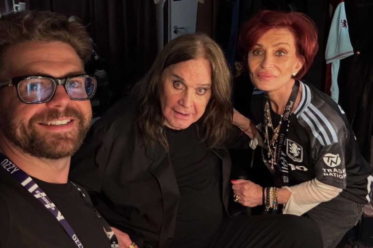 Ο Jack Osbourne (αριστερά) με τους γονείς του, Ozzy και Sharon