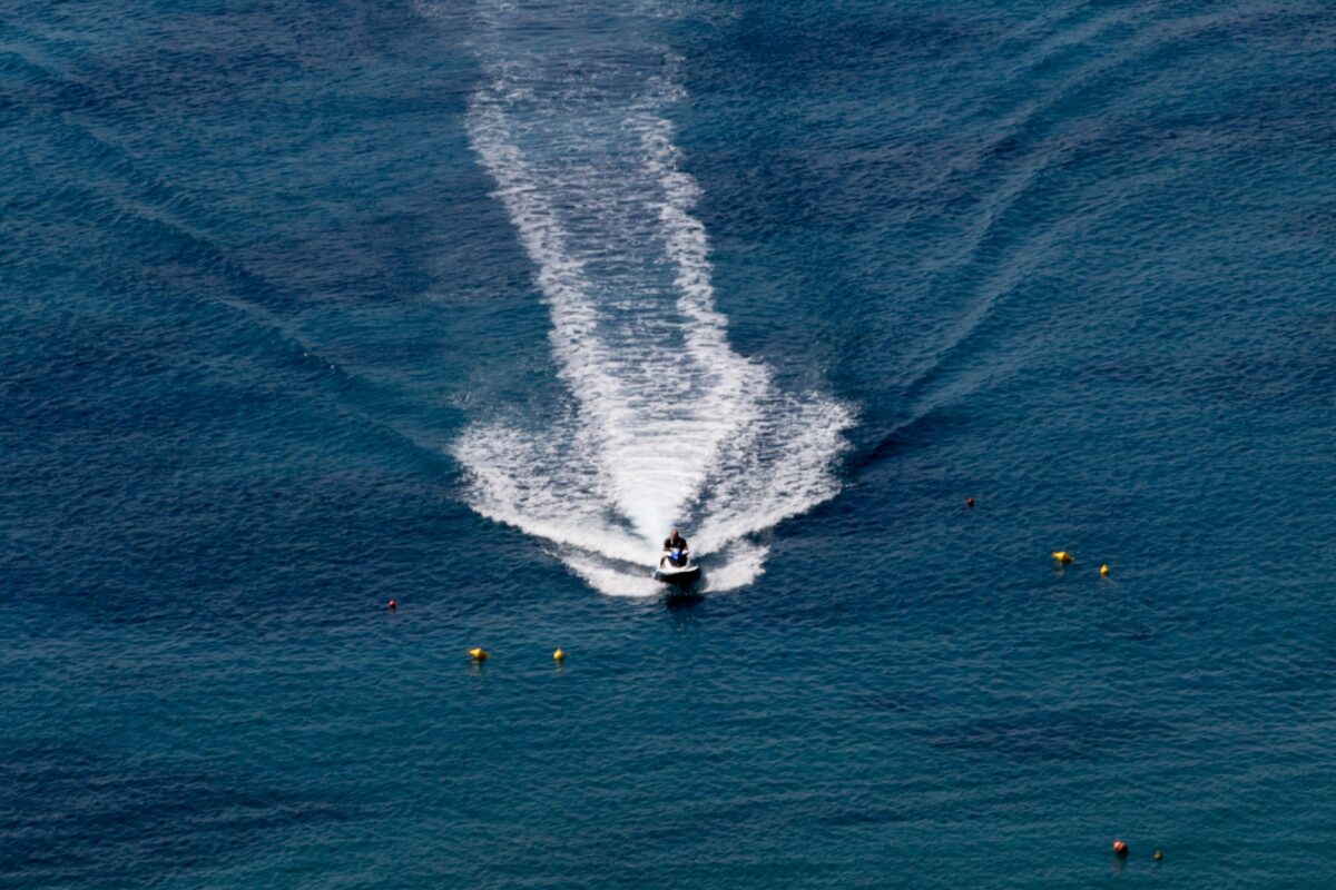 Jet ski