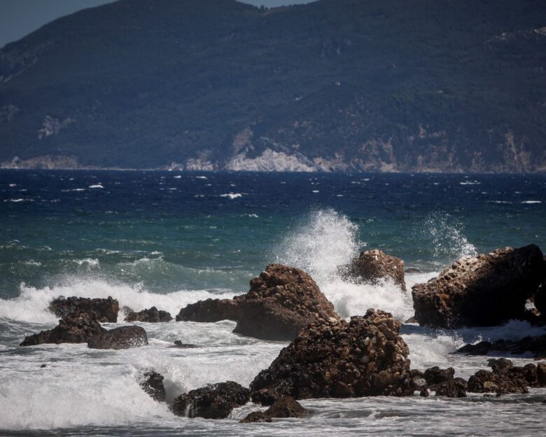Ο Θοδωρής Κολυδάς εξηγεί ποια είναι η διαφορά ανάμεσα στις ριπές του ανέμου και την κλίμακα Μποφόρ