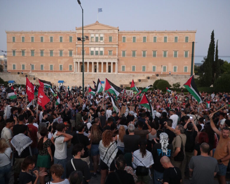 Διαδηλώσεις για την Παλαιστίνη σε πάνω από 70 περιοχές της χώρας – «Σταματήστε τη γενοκτονία»