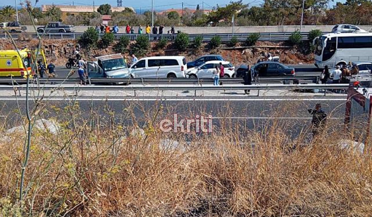 Καραμπόλα στον ΒΟΑΚ