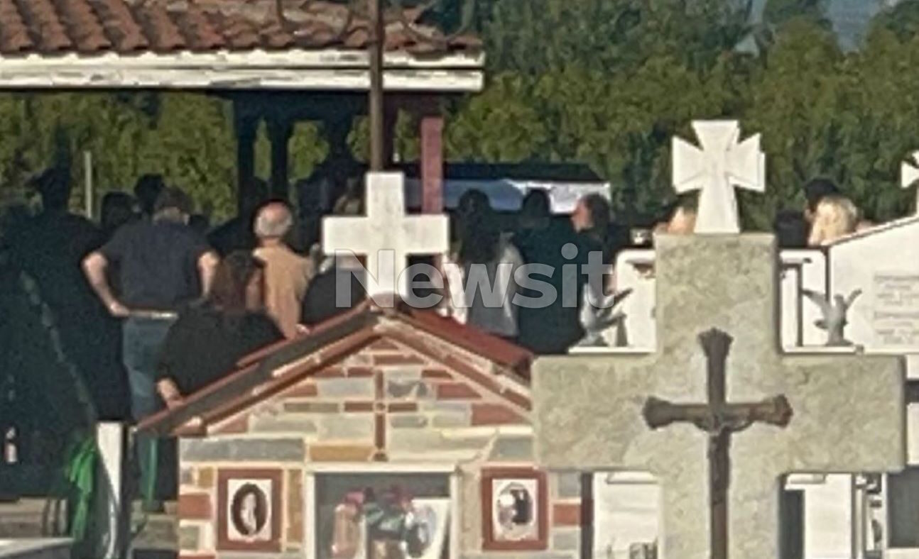 Σε κλίμα οδύνης η κηδεία του 72χρονου που δολοφονήθηκε από τον 76χρονο συγχωριανό του στη Σκύδρα