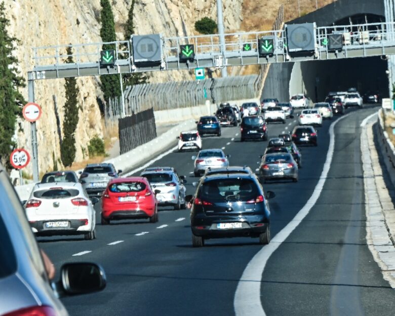 Κίνηση στους δρόμους: Καθυστερήσεις στην Εθνική Οδό Αθηνών – Κορίνθου και σε Αττική Οδό
