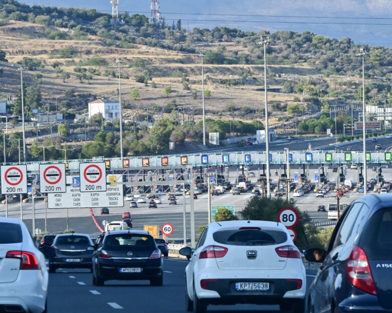 Επιστροφή αδειούχων του Αυγούστου: Αυξημένη η κίνηση στην Αθηνών – Κορίνθου, χαμηλές ταχύτητες από Κινέτα μέχρι Μέγαρα