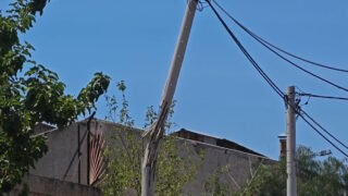 Η κολόνα που κινδυνεύει να πέσει στον Υμηττό