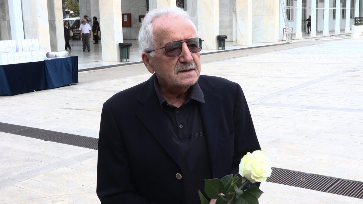 Ο Κώστας Γείτονας