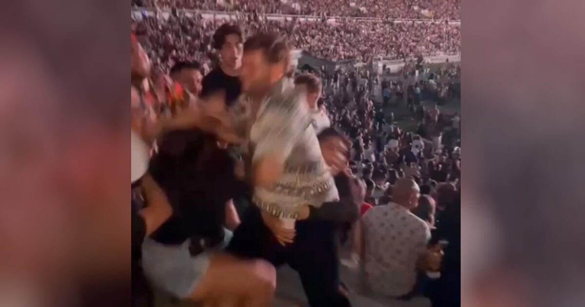 Wild wood in a concert in California: man left a unconscious mother of 3 children – see shocking video