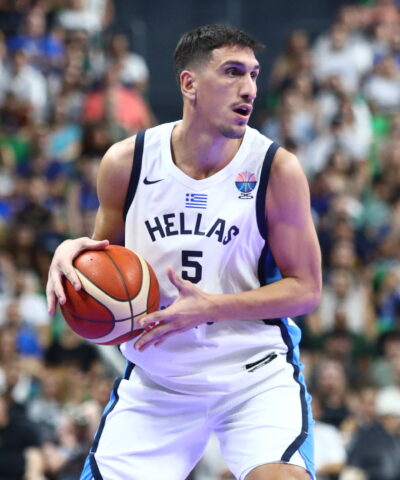 Ο Γιαννούλης Λαρεντζάκης με την Εθνική Ελλάδας (ΜΑΡΚΟΣ ΧΟΥΖΟΥΡΗΣ