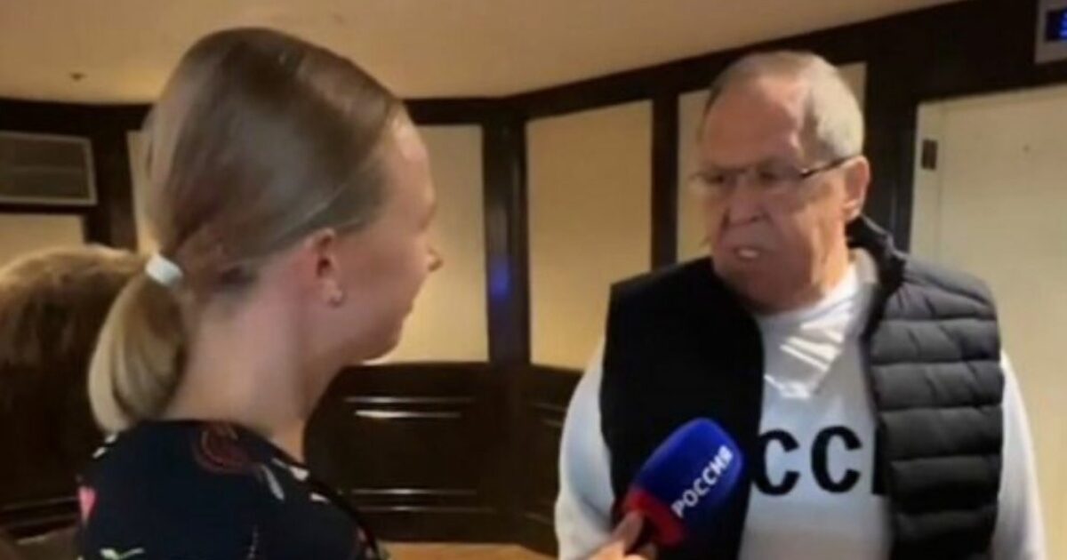 Trump – Putin in Alaska: Nostalgic Soviet touch to Lavrov’s “USSR” sweatshirt