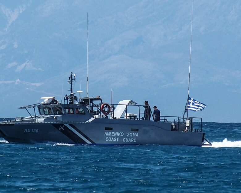 Άφαντος ο Τούρκος δραπέτης που βούτηξε στη θάλασσα – Υπο κράτηση οι 4 αστυνομικοί που τον συνόδευαν