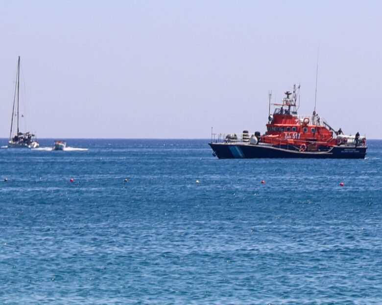 Σκιάθος: Ιστιοφόρο με σημαία Νέας Ζηλανδίας προσάραξε στην περιοχή της Καναπίτσας
