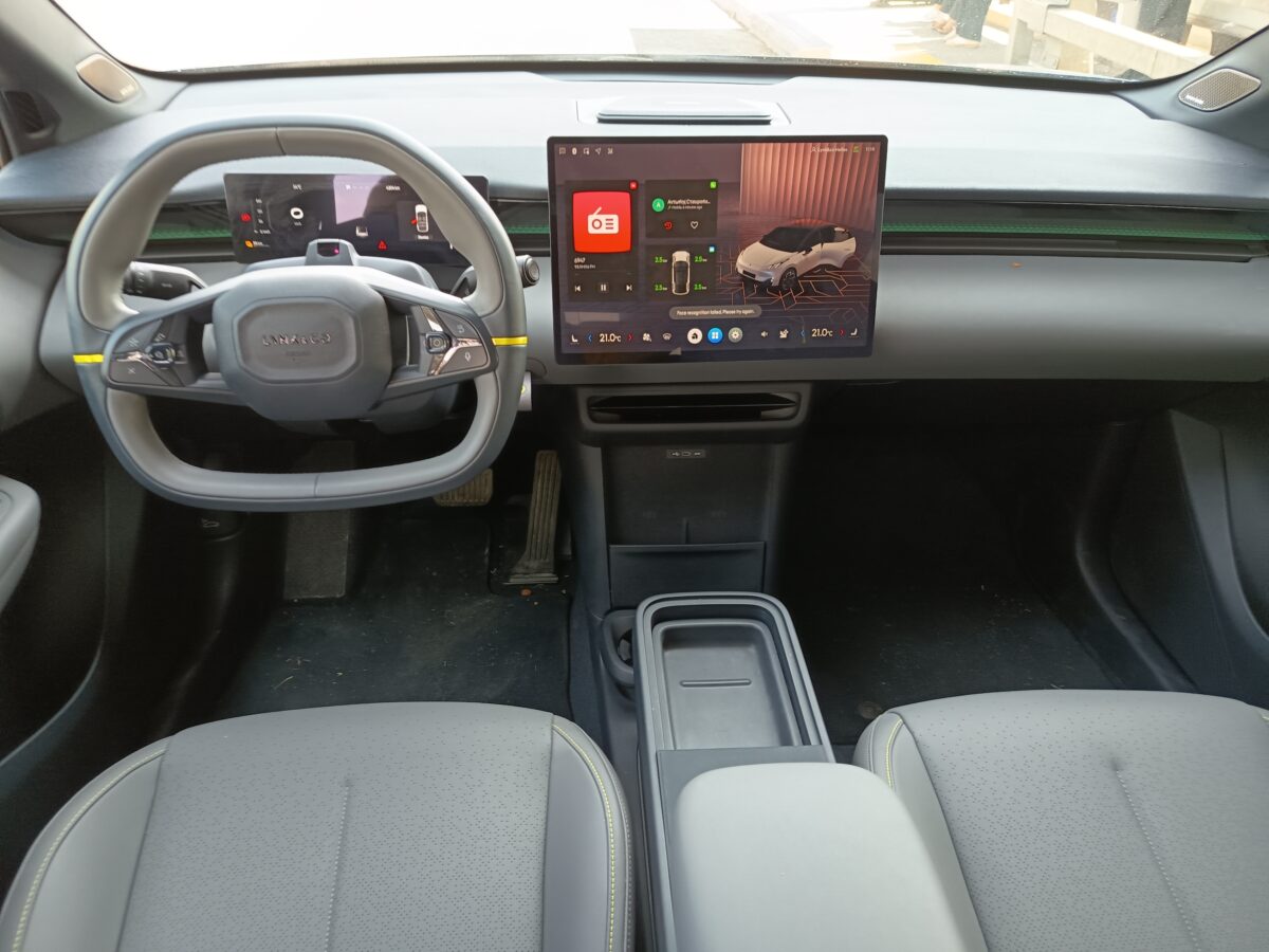 lynk-co-02