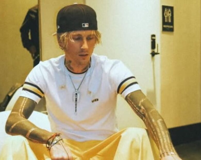 Machine Gun Kelly: «Δεν τρώω, πίνω μόνο νερό» – Ανησυχία από τους θαυμαστές του ράπερ