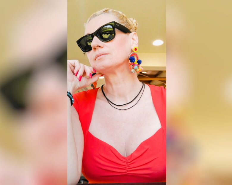 Η Ραχήλ Μακρή έψαχνε κοπέλα για τα δύο σπασμένα νύχια της – «Έζησα το απόλυτο κοινωνικό δράμα»