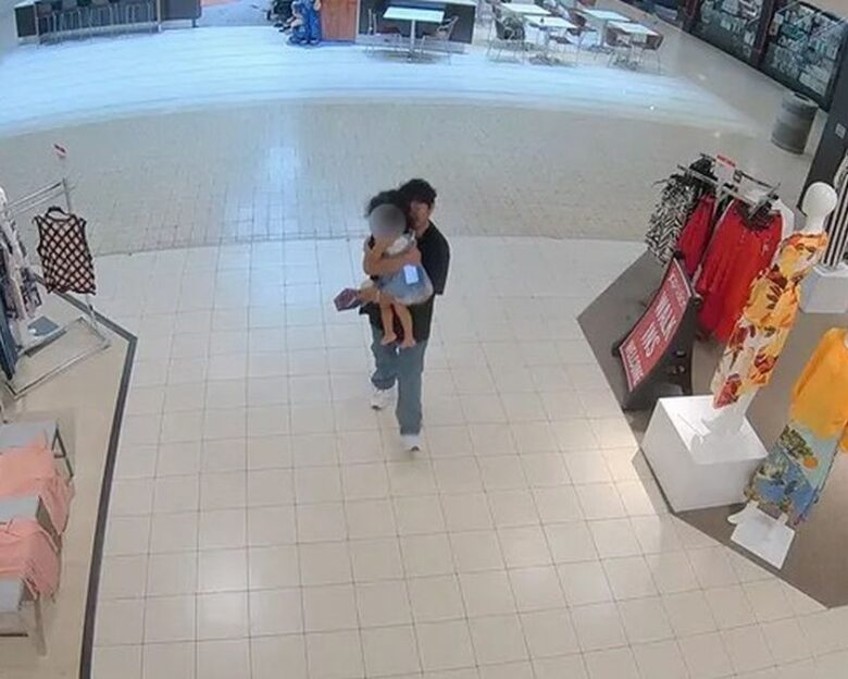 Βιρτζίνια: Βίντεο με άνδρα να αρπάζει 3χρονο κοριτσάκι σε mall – Τον πρόλαβε η μητέρα