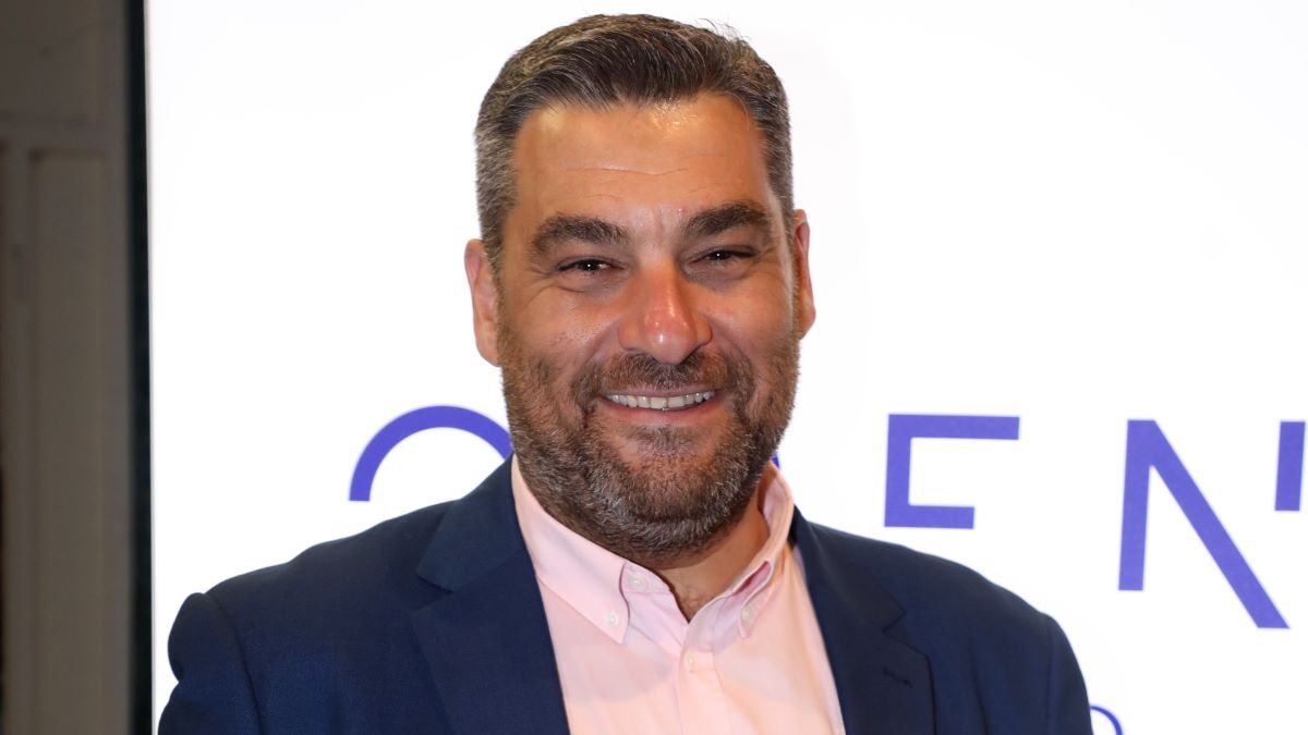 Ο Μάνος Νιφλής
