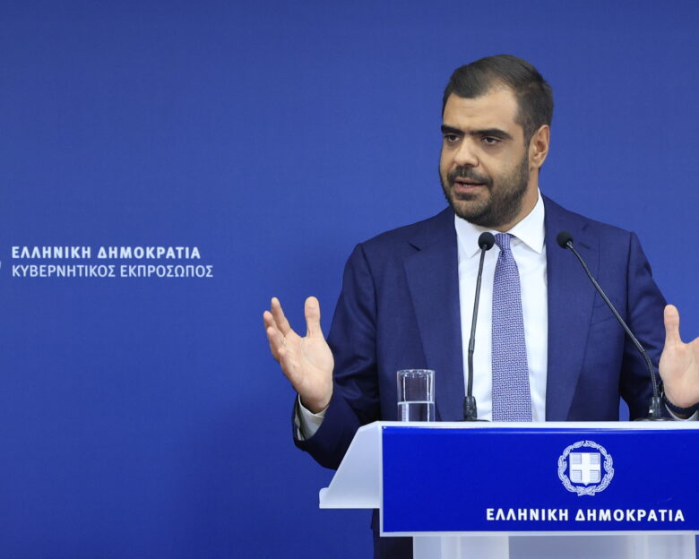 Καβγάς Μαρινάκη με δημοσιογράφο για την Αίγινα: «Μην λαϊκίζετε κύριε με τον θάνατο ενός ανθρώπου»