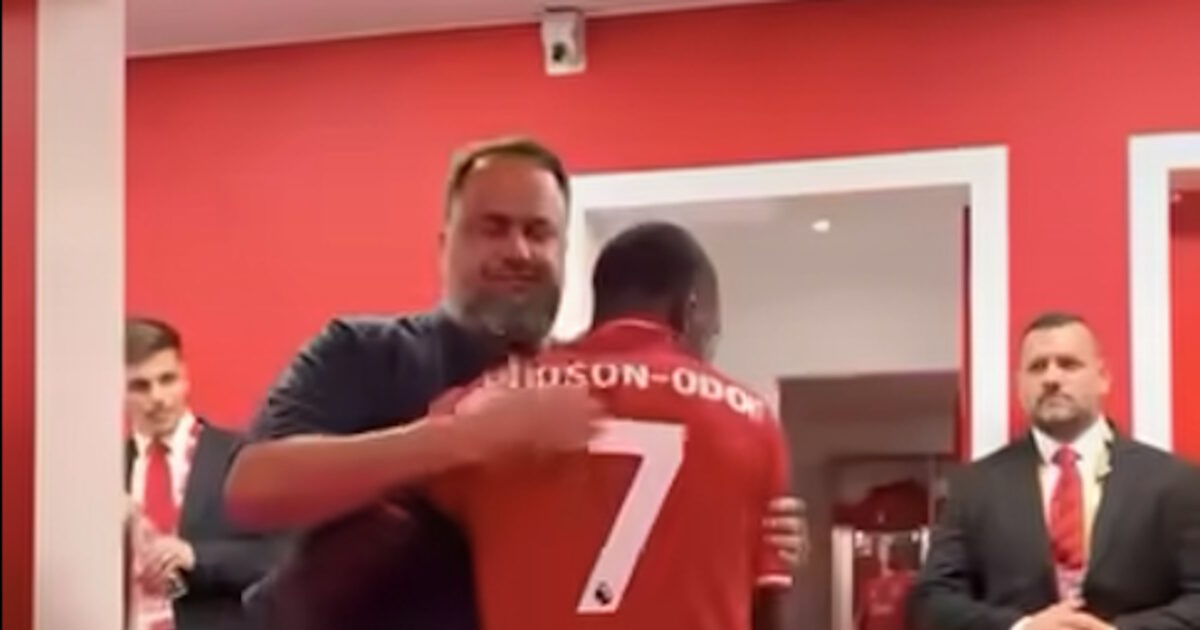 Vangelis Marinakis hugged Nottingham Forest players after the winning premiere in the Premier League
