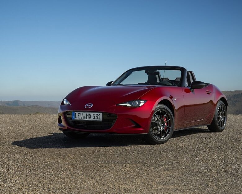 Mazda: Το MX-5 είναι το πιο δημοφιλές κάμπριο στον κόσμο