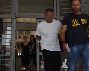 Η μητέρα και ο σύντροφός της που κατηγορούνται ότι βίαζαν το παιδί