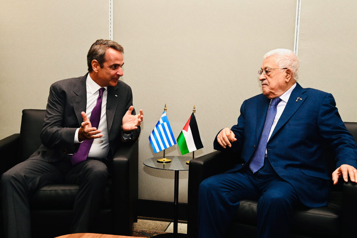 Ο Πρωθυπουργός Κυριάκος Μητσοτάκης με τον πρόεδρο της Παλαιστινιακής Αρχής Μαχμούντ Αμπάς