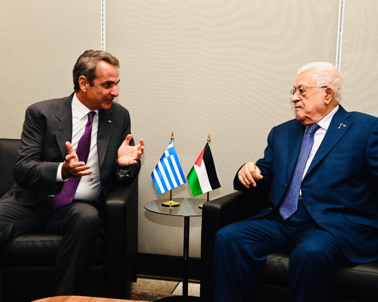 Τηλεφωνική επικοινωνία Μητσοτάκη με Μαχμούντ Αμπάς – Ανησυχία για τη Γάζα και στήριξη στην Παλαιστινιακή Αρχή από την Ελλάδα