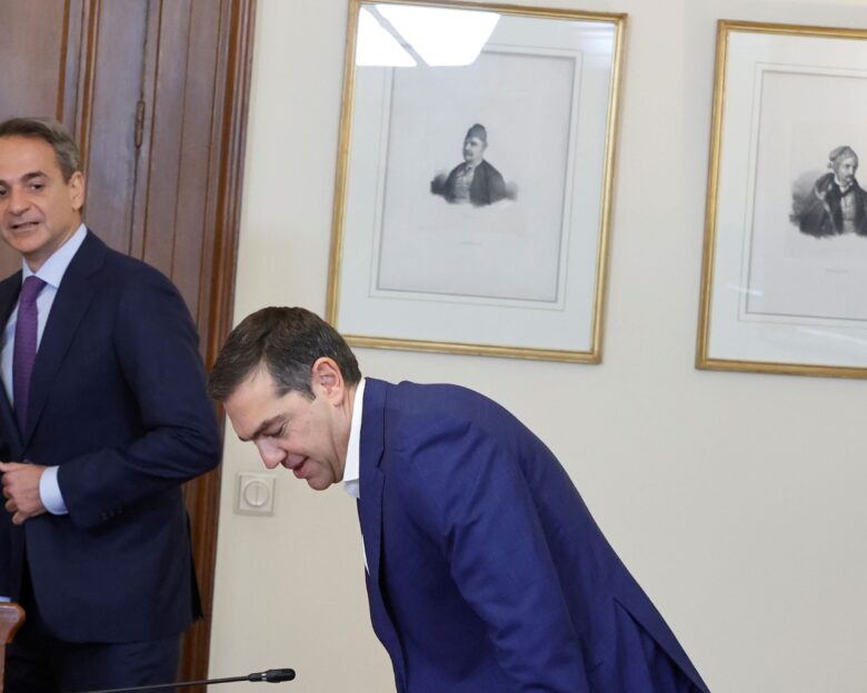 Δημοσκόπηση Interview: Πτώση 4,5 μονάδων για τη ΝΔ – Κοντά στον Μητσοτάκη ο Τσίπρας στην καταλληλότητα για πρωθυπουργός