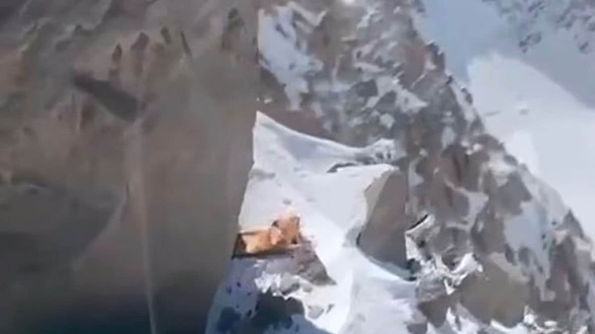 Πλάνα από drone που τραβήχτηκαν επτά ημέρες μετά τον αποκλεισμό της Ναταλία Ναγκοβίτσινα δείχνουν κίνηση από τον υπνόσακο