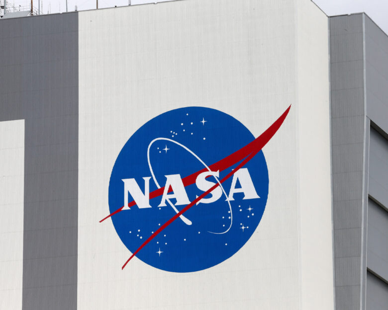 Η NASA θέλει να εγκαταστήσει πυρηνικό αντιδραστήρα στη Σελήνη – Ποιες θα είναι οι συνέπειες για το διαστημικό δίκαιο
