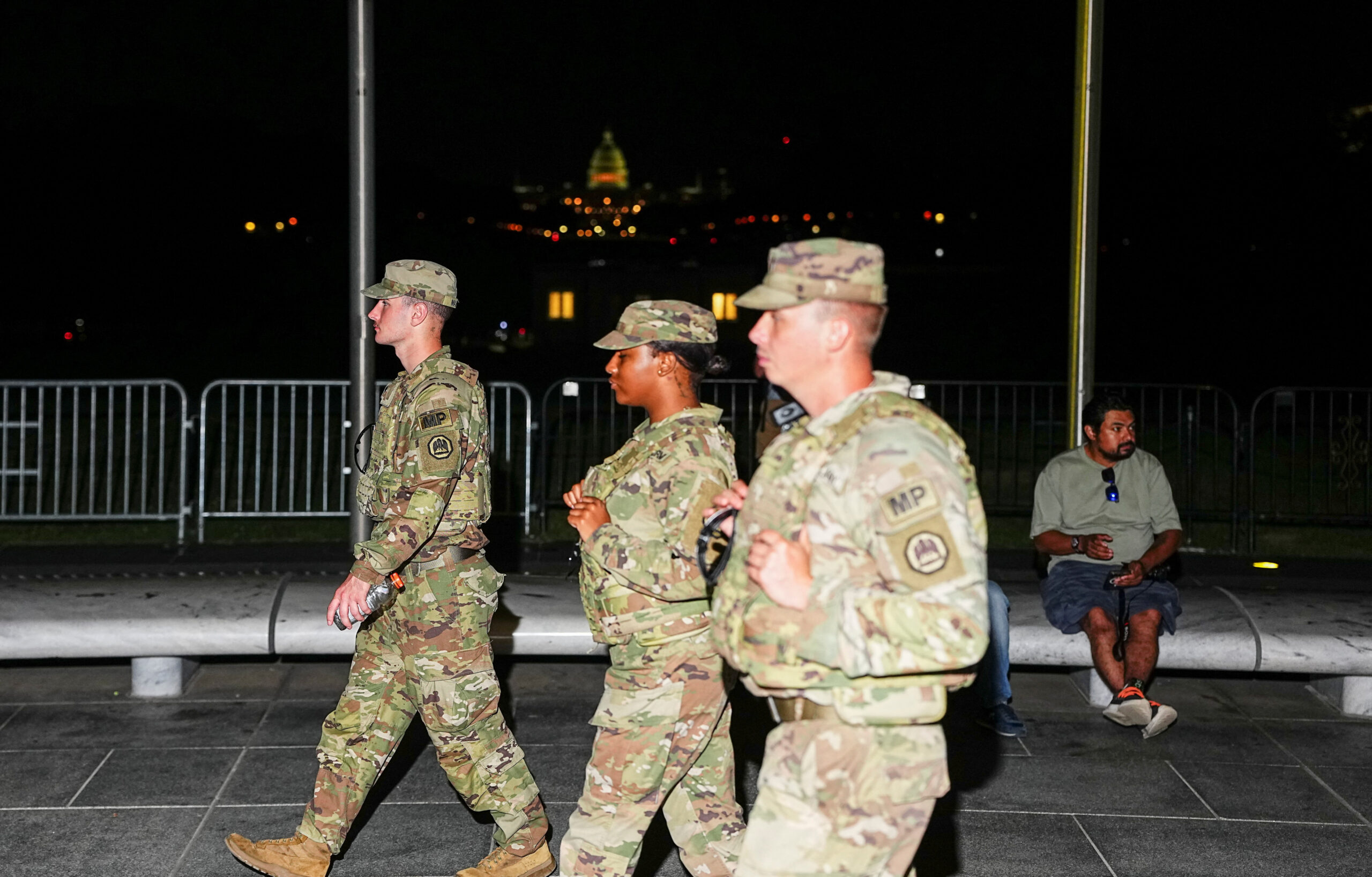 Μέλη της Εθνικής Φρουράς της Δυτικής Βιρτζίνια περιπολούν στην Ουάσιγκτον