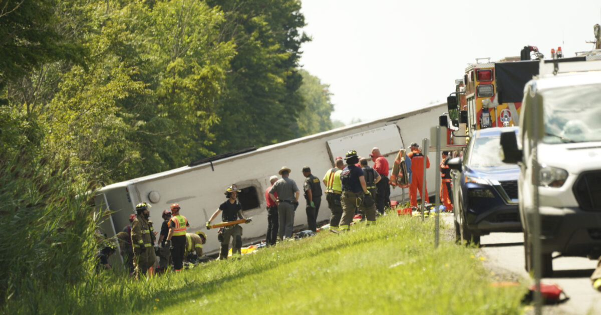 USA: Many dead and injured by overturning a tour bus in New York