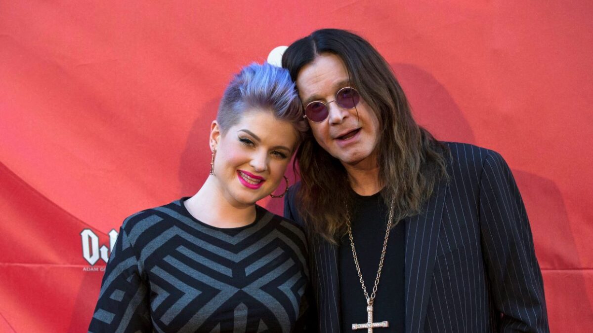 Ο Ozzy Osbourne με την κόρη του Kelly, σε εκδήλωση το 2014